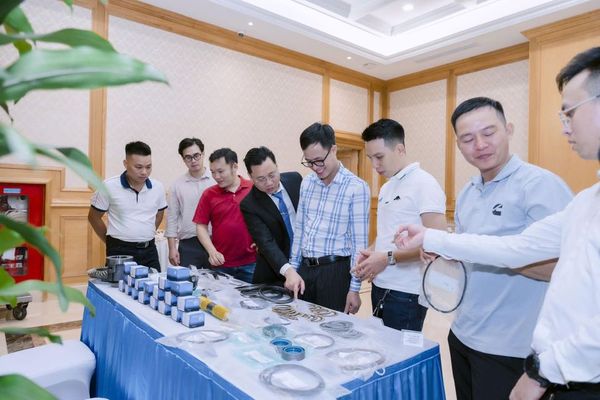Trưng bày sản phẩm ZF