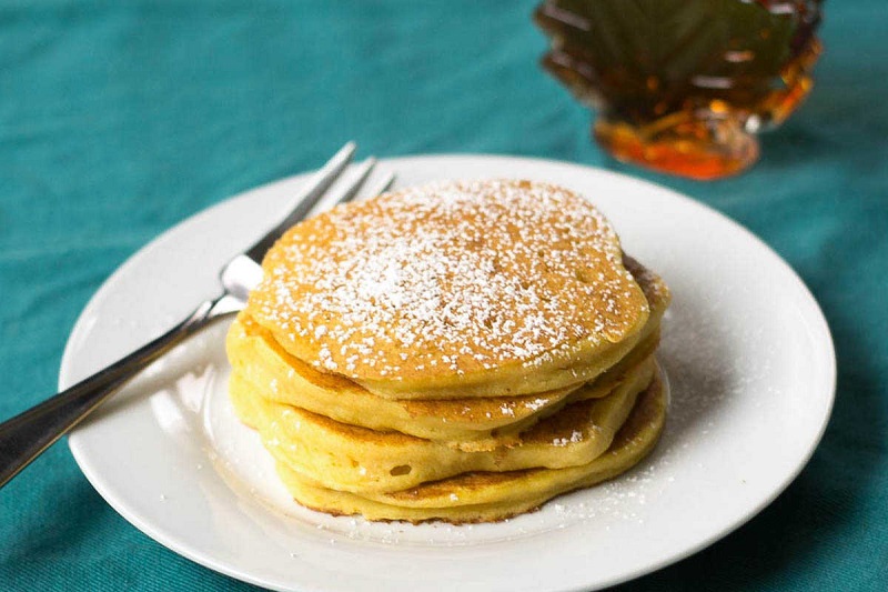Làm bánh pancake khoai lang healthy thuần chay trong vài bước đơn giản