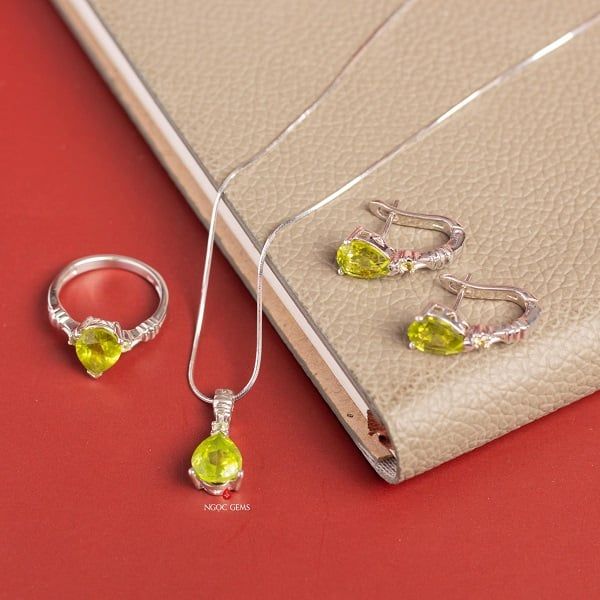 Mẫu trang sức đá Peridot đẹp tại Ngọc Gems