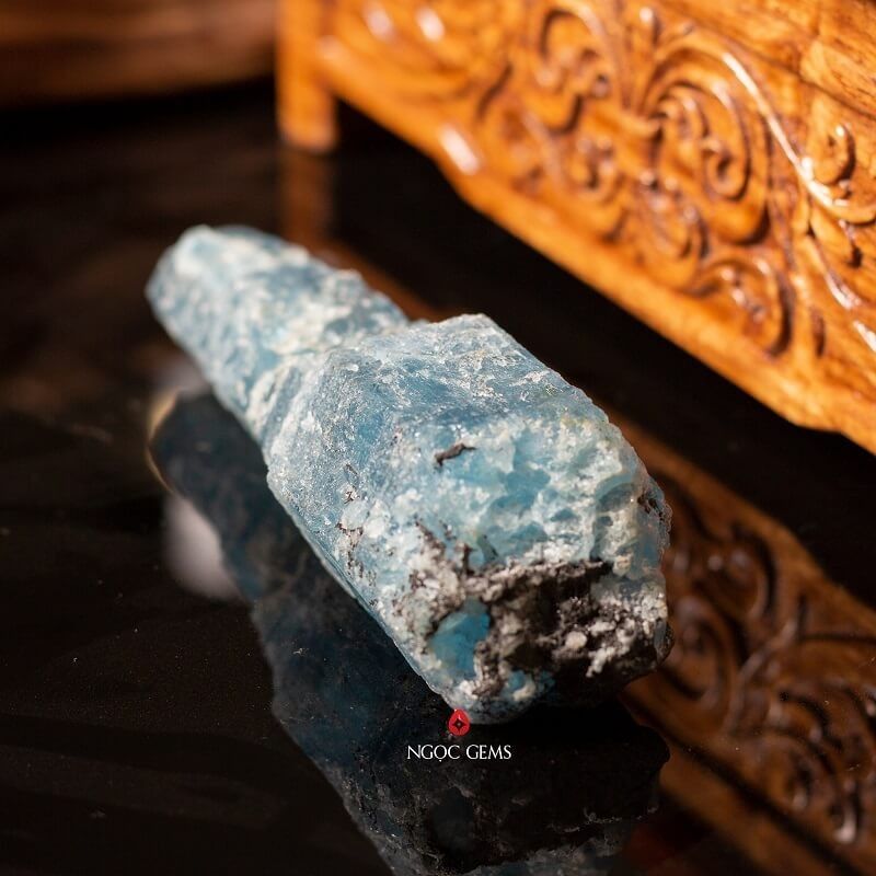 Aquamarine nguyên khối hiện đang có sẵn tại Ngọc Gems