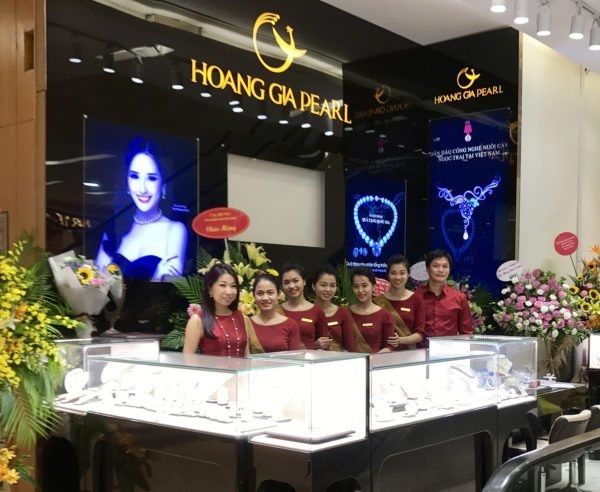 Cửa hàng trưng bày các sản phẩm ngọc trai của Hoàng Gia Pearl