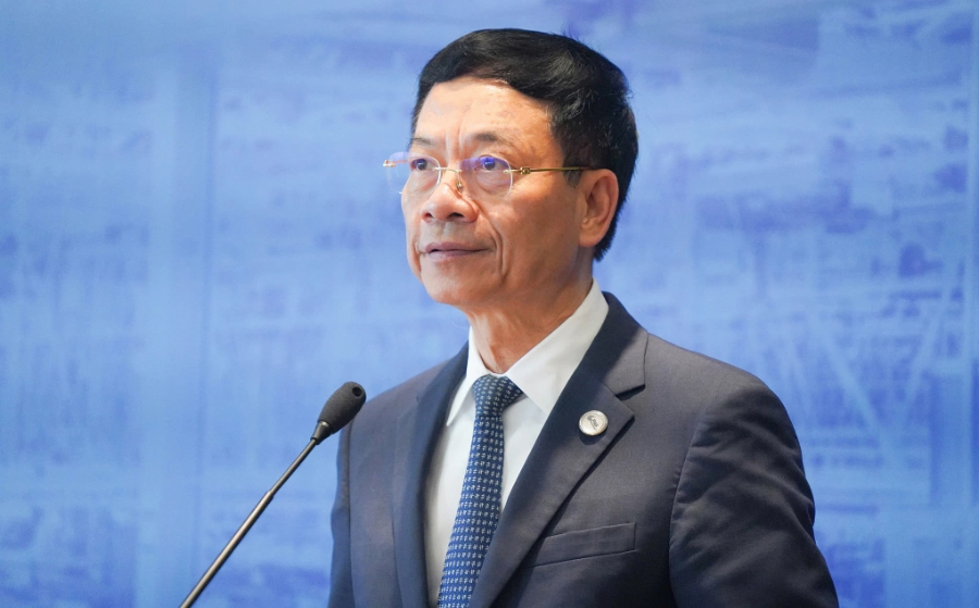 Bộ trưởng Nguyễn Mạnh Hùng: 