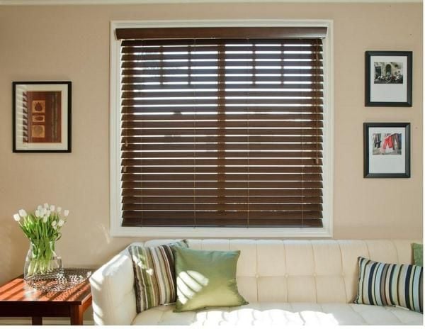 Với rèm cửa sổ phòng ngủ, bạn có thể tạo ra một không gian yên tĩnh, phù hợp cho giấc ngủ trọn vẹn. Đến năm 2024, chúng tôi cập nhật những kiểu dáng và màu sắc hiện đại để phù hợp với phong cách của bạn.