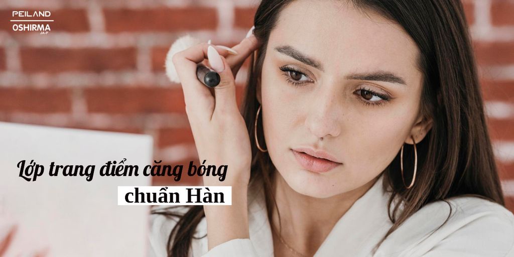 LÀM THẾ NÀO ĐỂ LỚP TRANG ĐIỂM LUÔN BÓNG MỊN, KHÔNG BỊ MỐC?