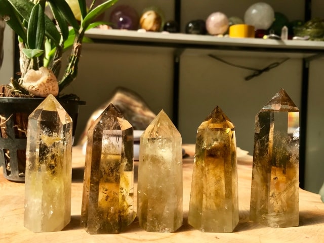 Trụ đá thach anh vàng citrine