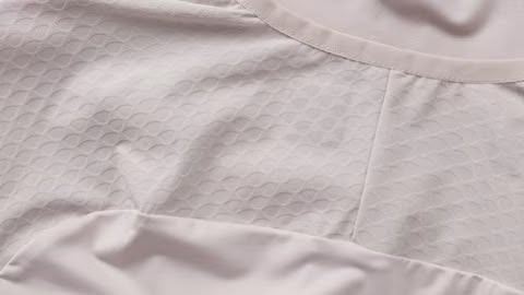 Chất liệu tại Ý từ Rapha