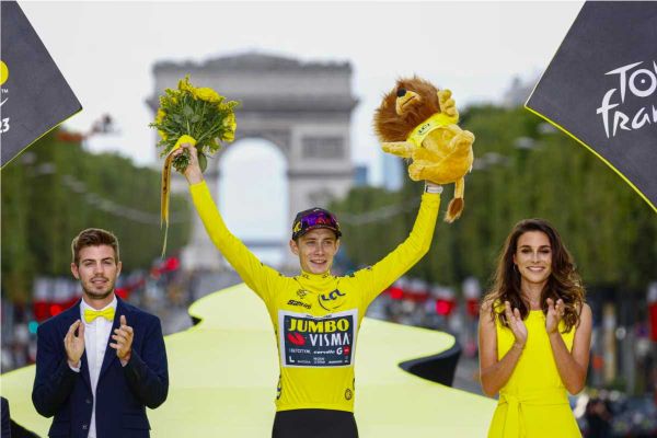 Jonas Vingegaard của đội Jumbo-Visma đã giành chiến thắng cuộc đua Tour de France 2023