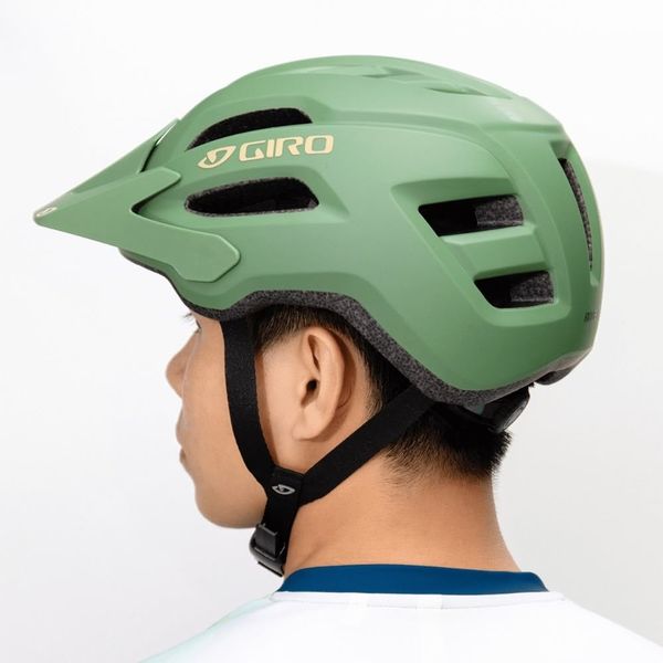 Mũ bảo hiểm Giro Fixture II mặt sau