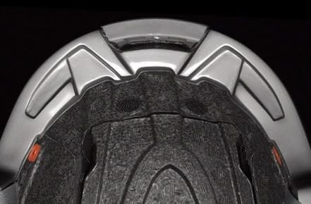 Vỏ cứng Hardshell kết hợp lớp dưới In-Mold Hardbody