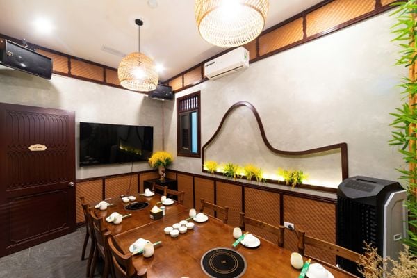 Nhà hàng tiếp khách sang trọng ở hà nội