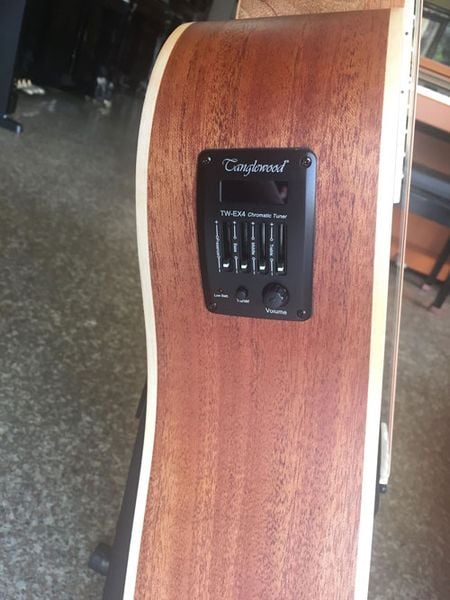 https://file.hstatic.net/1000093576/file/dan-guitar-acoustic-tanglewood-twu-dce-5_grande.jpg