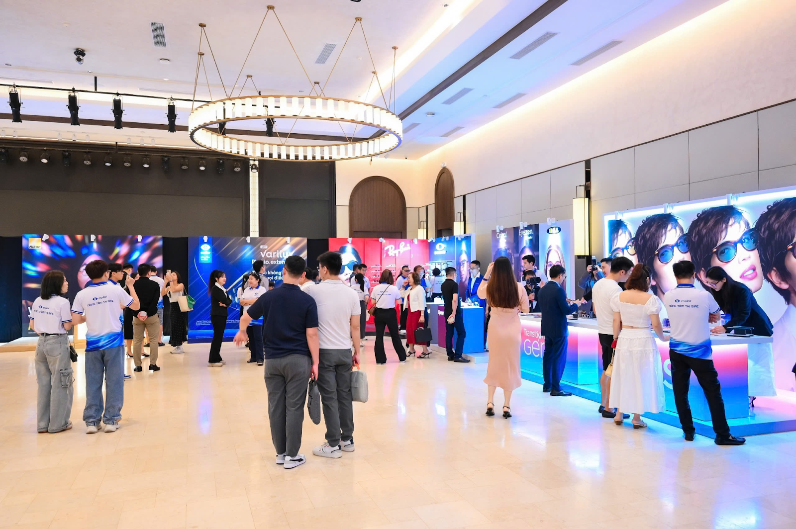 Shady Bứt Phá Vị Thế - Vinh Danh 4 Giải Thưởng Toàn Quốc Tại Hội Nghị Khách Hàng EssilorLuxottica 2025