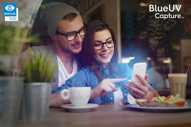 Tròng Kính Kỹ Thuật Số Single Vision Đổi Màu Transitions XTRActive Polarized Crizal Rock SV360 Essilor