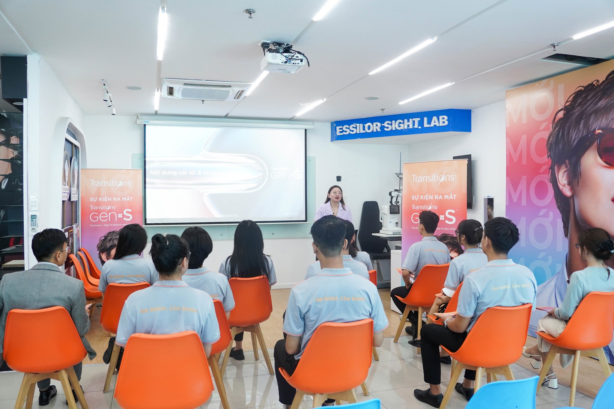 MẮT KÍNH SHADY THAM GIA SỰ KIỆN TRAINING VÀ RA MẮT TRÒNG KÍNH ĐỔI MÀU ESSILOR TRANSITIONS GEN S