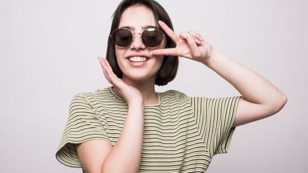 Bị đau mắt đỏ nên đeo kính gì