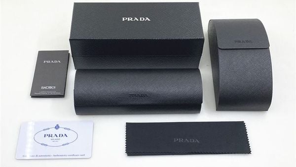 Cách phân biệt kính Prada