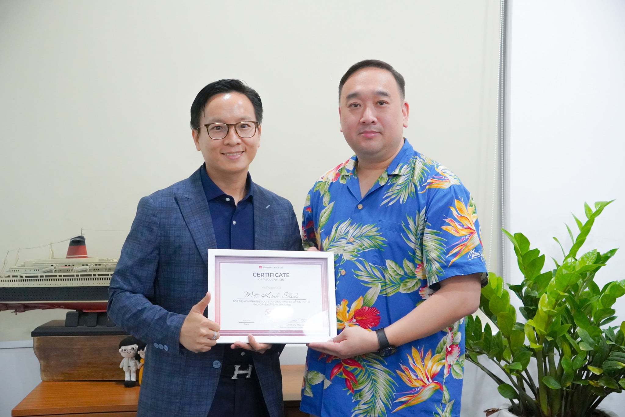 Đại Diện Thương Hiệu Maui Jim (Mỹ) Trực Tiếp Đào Tạo Độc Quyền Cho Đội Ngũ Mắt Kính Shady