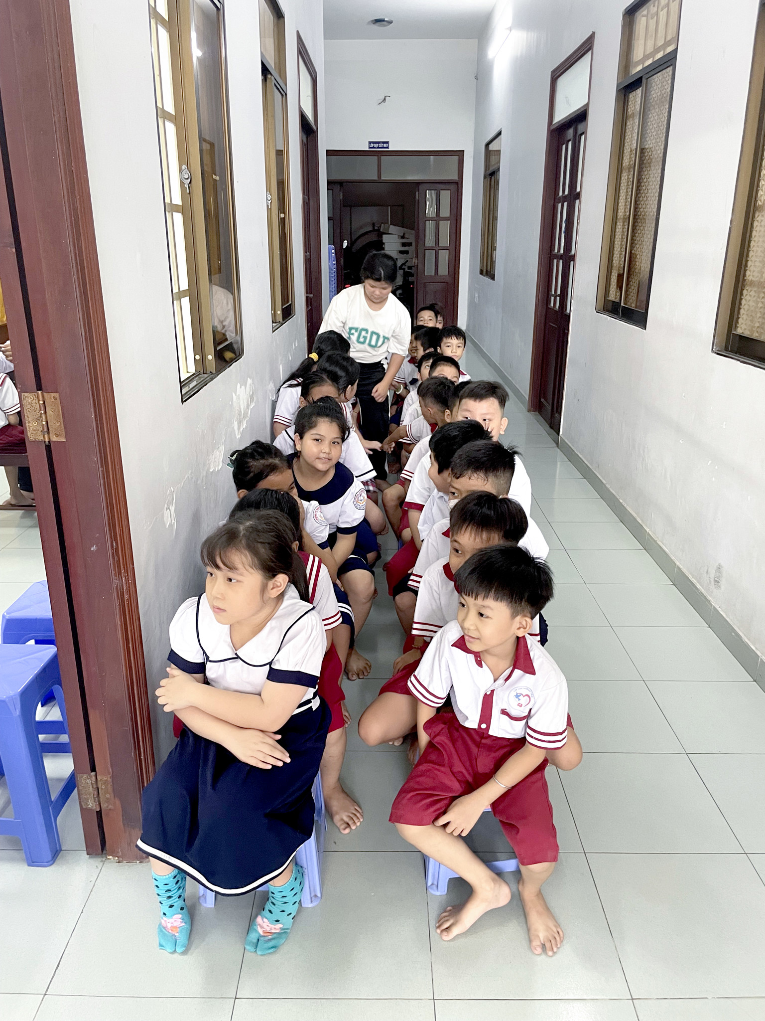 MẮT KÍNH SHADY TÀI TRỢ HƠN 200 CẶP KÍNH MIỄN PHÍ - DÀNH TẶNG CÁC EM NHỎ KHÓ KHĂN TẠI LỚP HỌC HƯỚNG TÂM