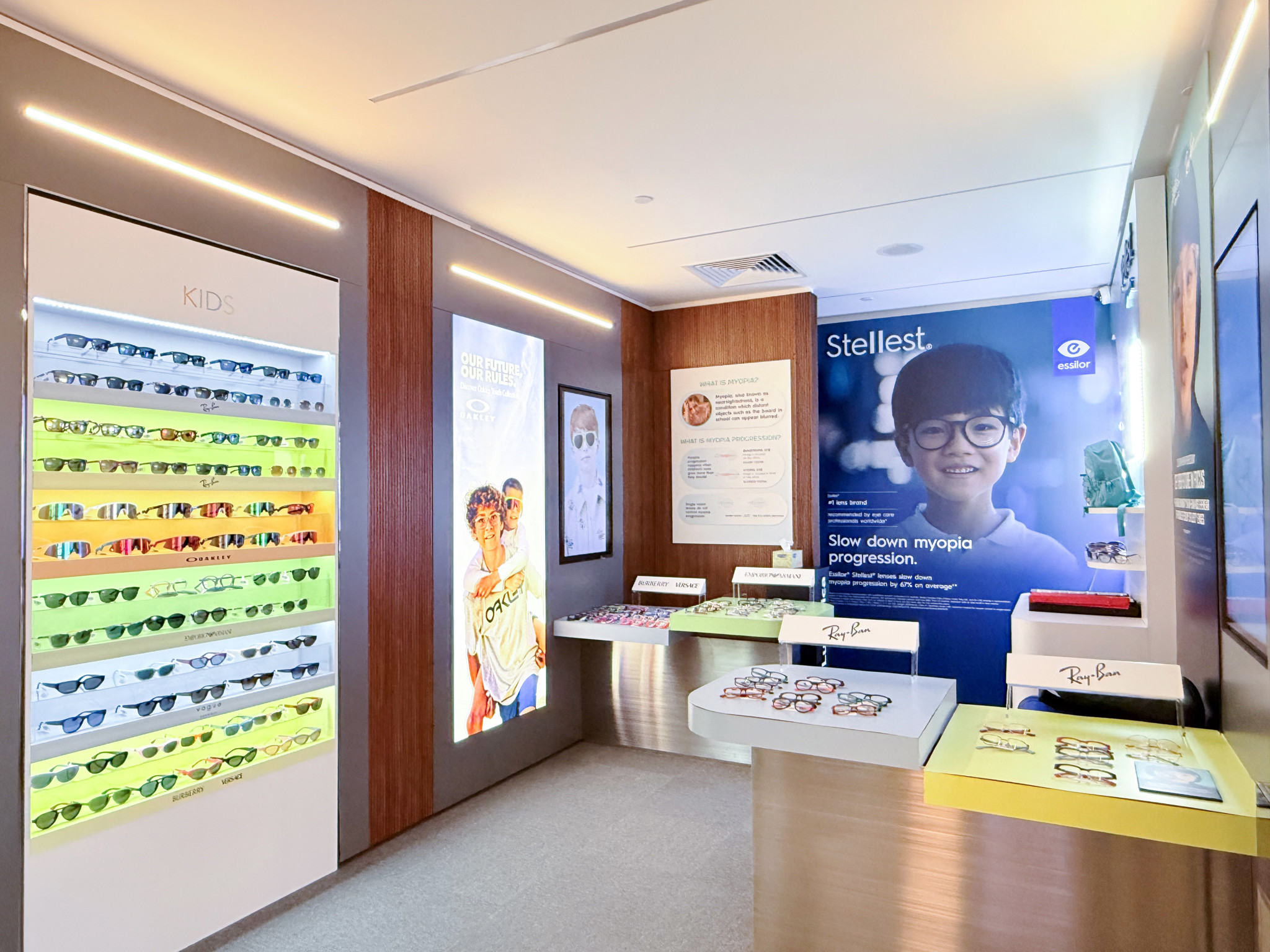 Mắt Kính Shady Tham Dự Sự Kiện Ra Mắt Sản Phẩm Mới Của Tập Đoàn EssilorLuxottica Tại Singapore