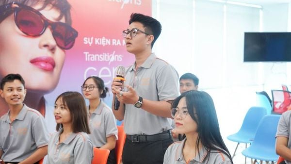 Tròng kính đổi màu Transitions GEN S: Đánh giá từ người dùng