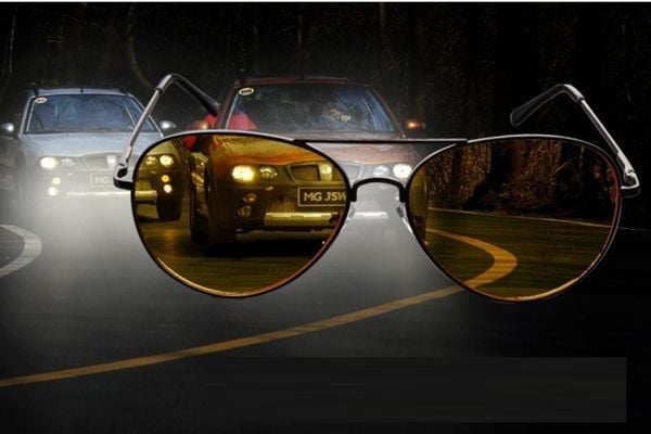 Kính phân cực đi đêm