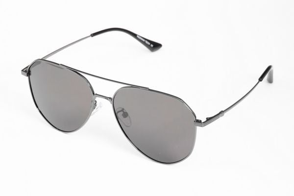 kính mát đi biển