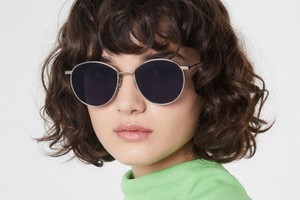 kính râm đi biển