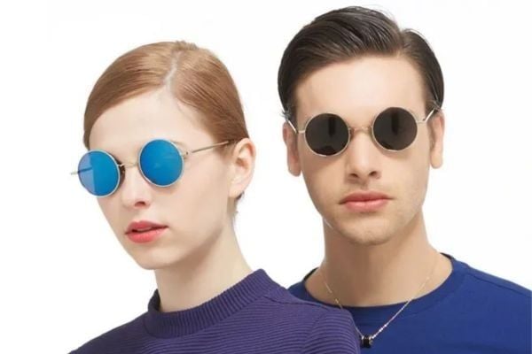 mắt kính đi biển