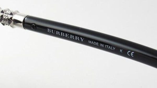 nhận biết kính Burberry chính hãng