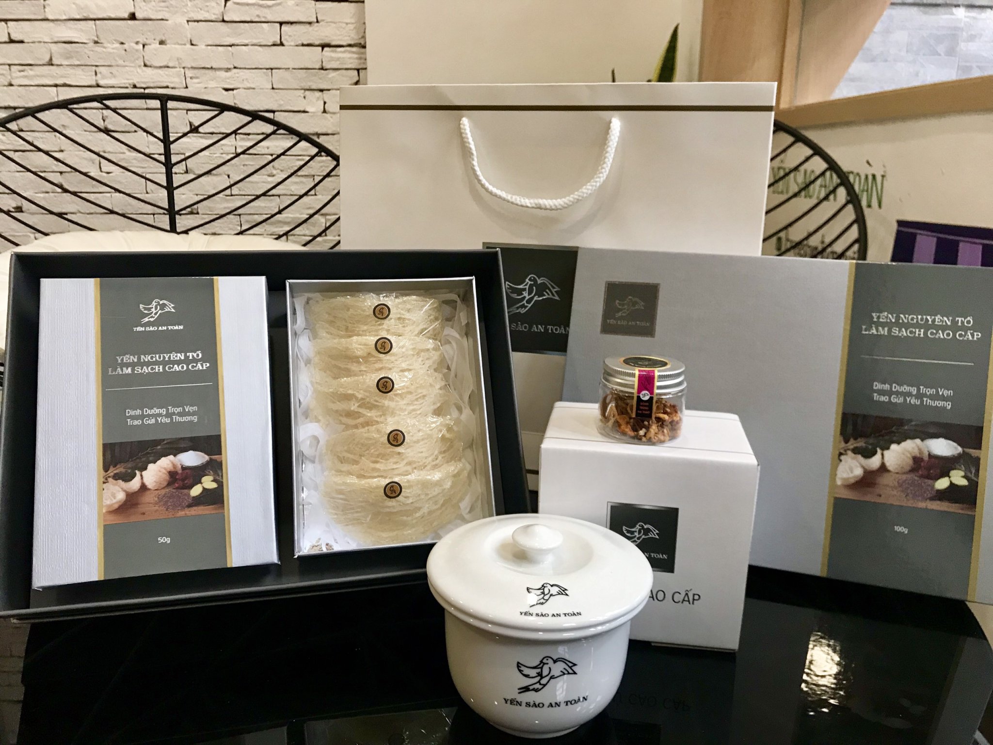 Công dụng của chè tổ yến củ năng hạt sen
