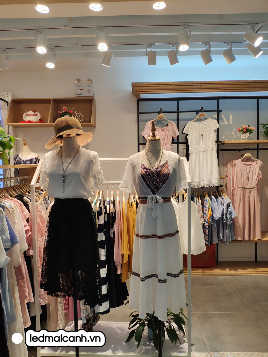 đèn lắp shop quần áo