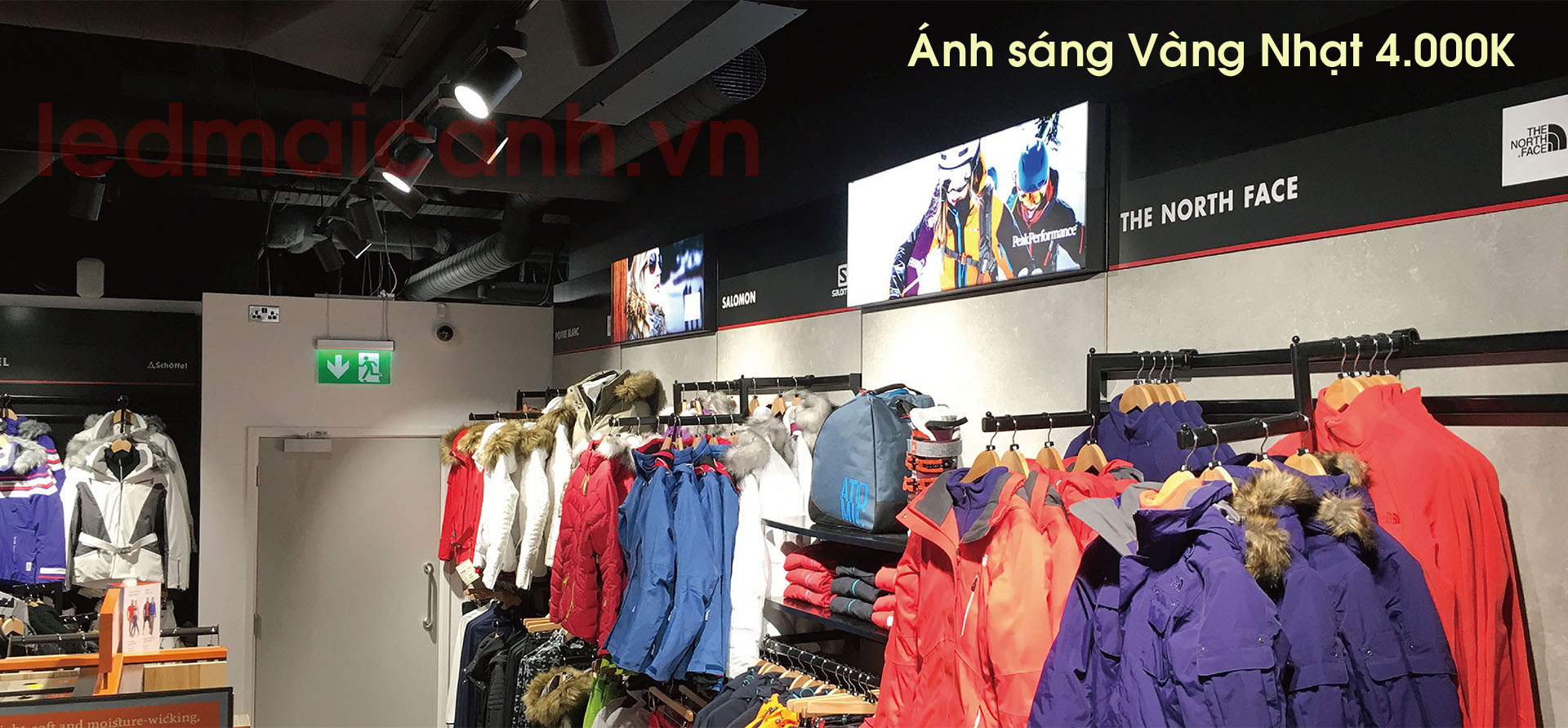 ánh sáng đẹp cho shop thời trang