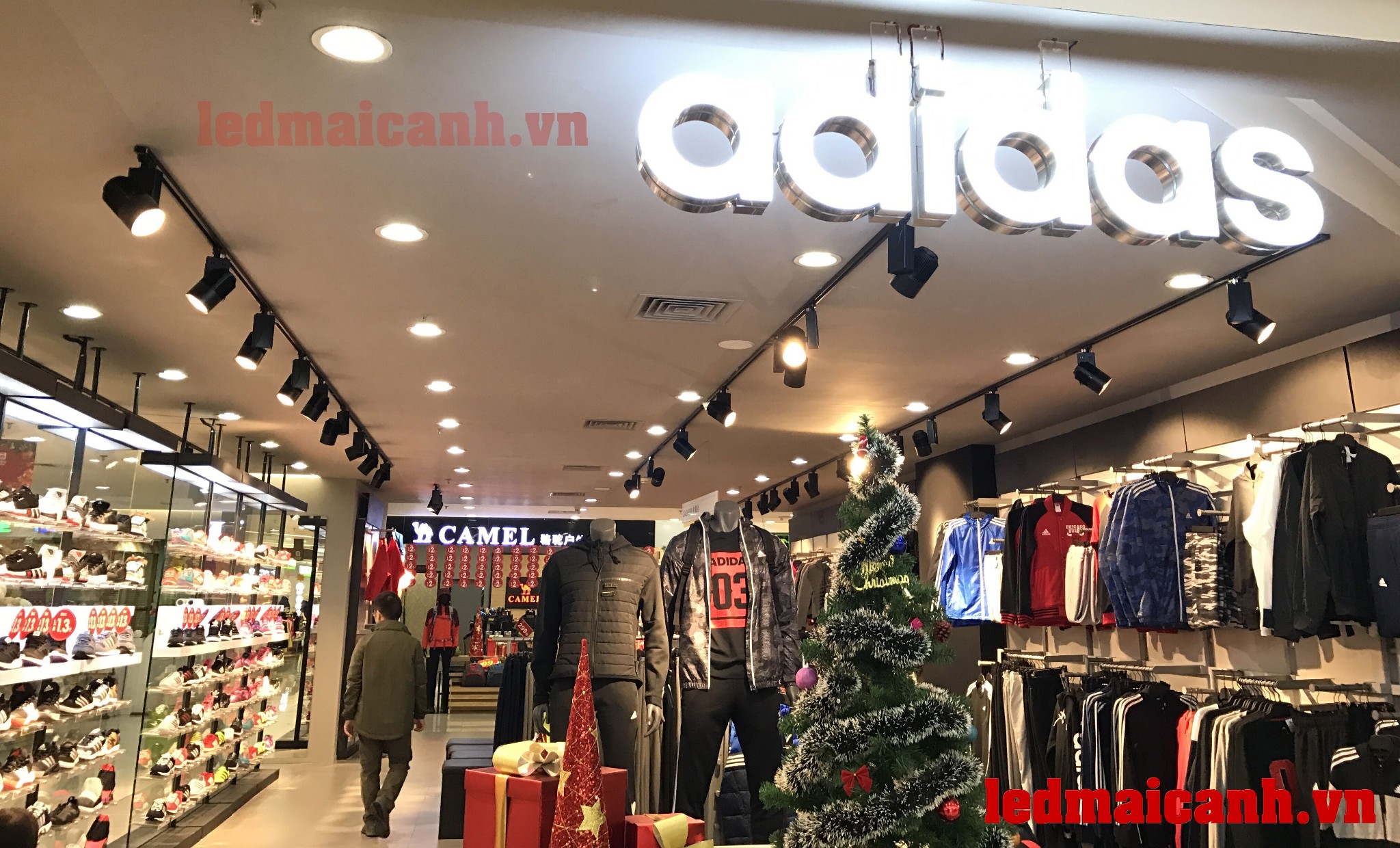 đèn cho shop quần áo thời trang