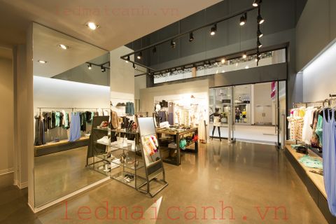 đèn rọi sáng vàng chất lượng tốt