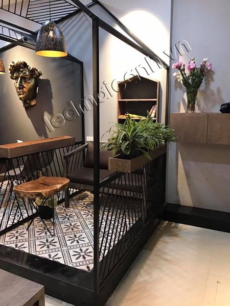 đèn hắt tranh tường cho quán cafe