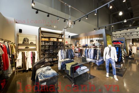 đèn rọi sáng vàng chất lượng tốt