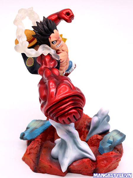 Monkey D Luffy Gear 4 VS Doflamingo Showdown Figure One Piece