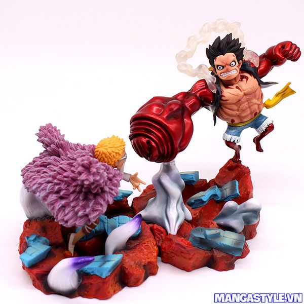 Monkey D Luffy Gear 4 VS Doflamingo Showdown Figure One Piece
