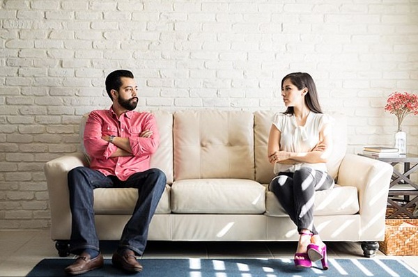 BỆNH TRĨ CÓ LÂY KHI NGỒI CHUNG GHẾ KHÔNG?