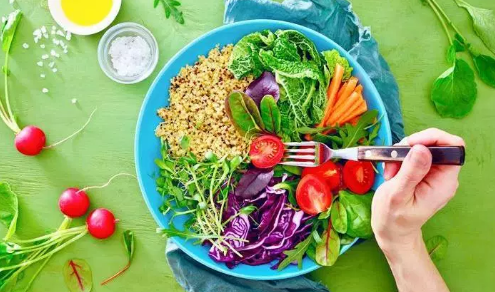 TẠI SAO ĂN NHIỀU RAU XANH VẪN BỊ TÁO BÓN?