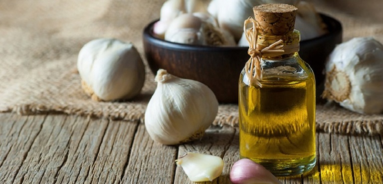 CÁCH DÙNG TỎI TRỊ VIÊM MŨI DỊ ỨNG