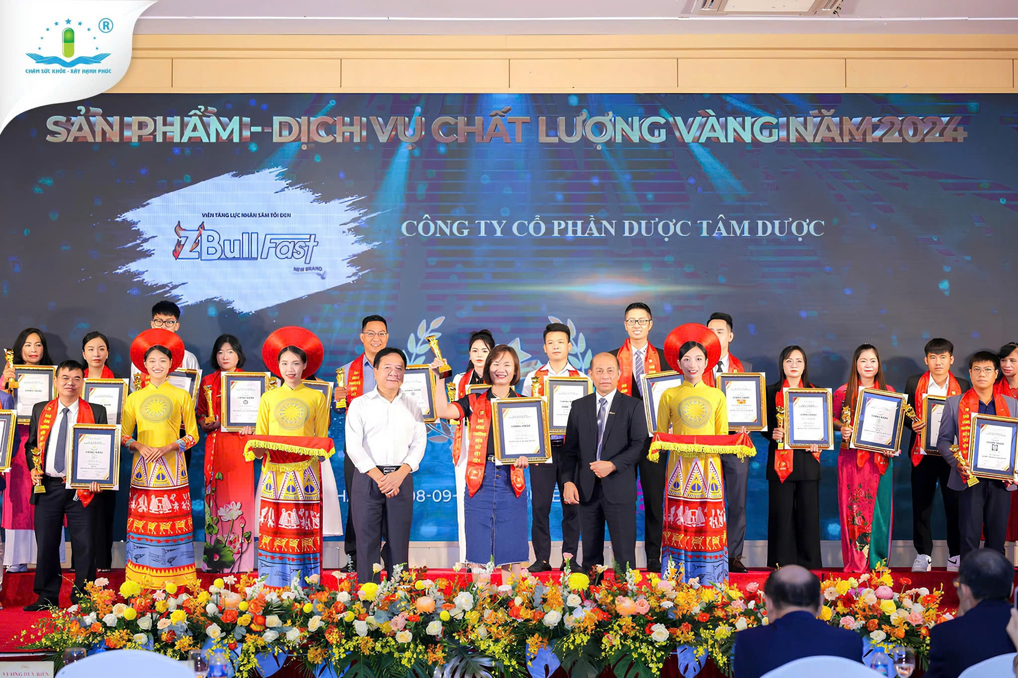 Viên tăng lực nhân sâm tỏi đen Zbull Fast nhận Giải thưởng Sản phẩm – Dịch vụ chất lượng Vàng 2024