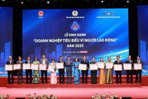 DOANH NGHIỆP HÒA THỌ ĐƯỢC VINH DANH VÌ NGƯỜI LAO ĐỘNG 2025