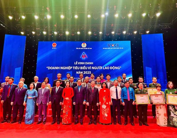 DOANH NGHIỆP HÒA THỌ ĐƯỢC VINH DANH VÌ NGƯỜI LAO ĐỘNG 2025