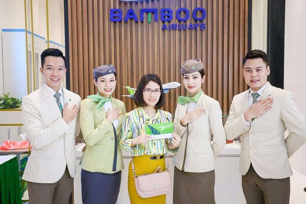 Các mẫu đồng phục công sở mới đang được ưa chuộng nhất