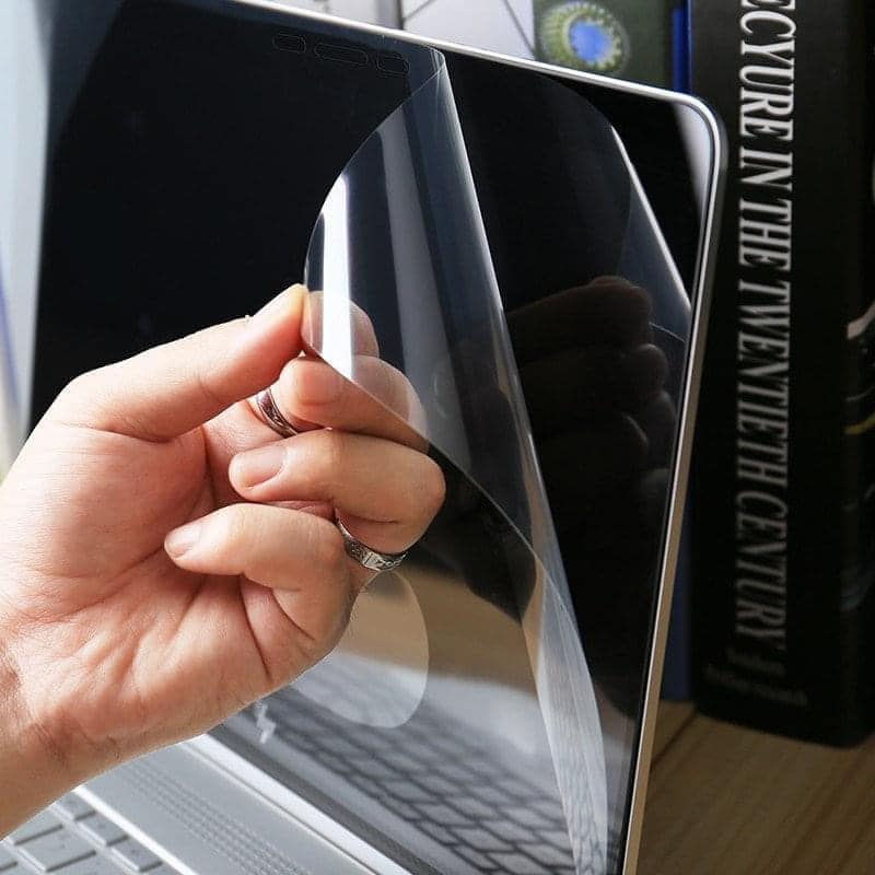 Có nên dán màn hình Macbook ?