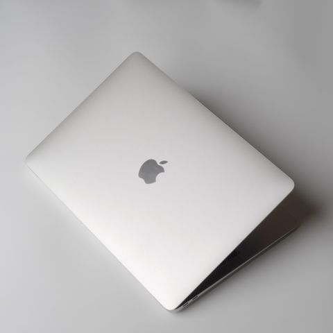 BẠN ĐÃ BIẾT SẢN PHẨM BẢO VỆ DÀNH CHO MACBOOK M2 TỐT NHẤT ?