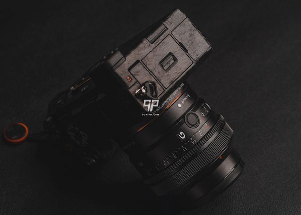 skin máy ảnh black carbon forged
