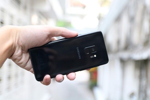 Chọn mua miếng dán Samsung tại Pukivn.com giúp bạn tiết kiệm và tạo nên giá thiết bị