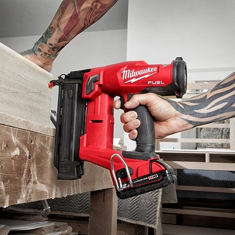 Milwaukee M18 FN18GS-0X0 máy bắn đinh dùng pin